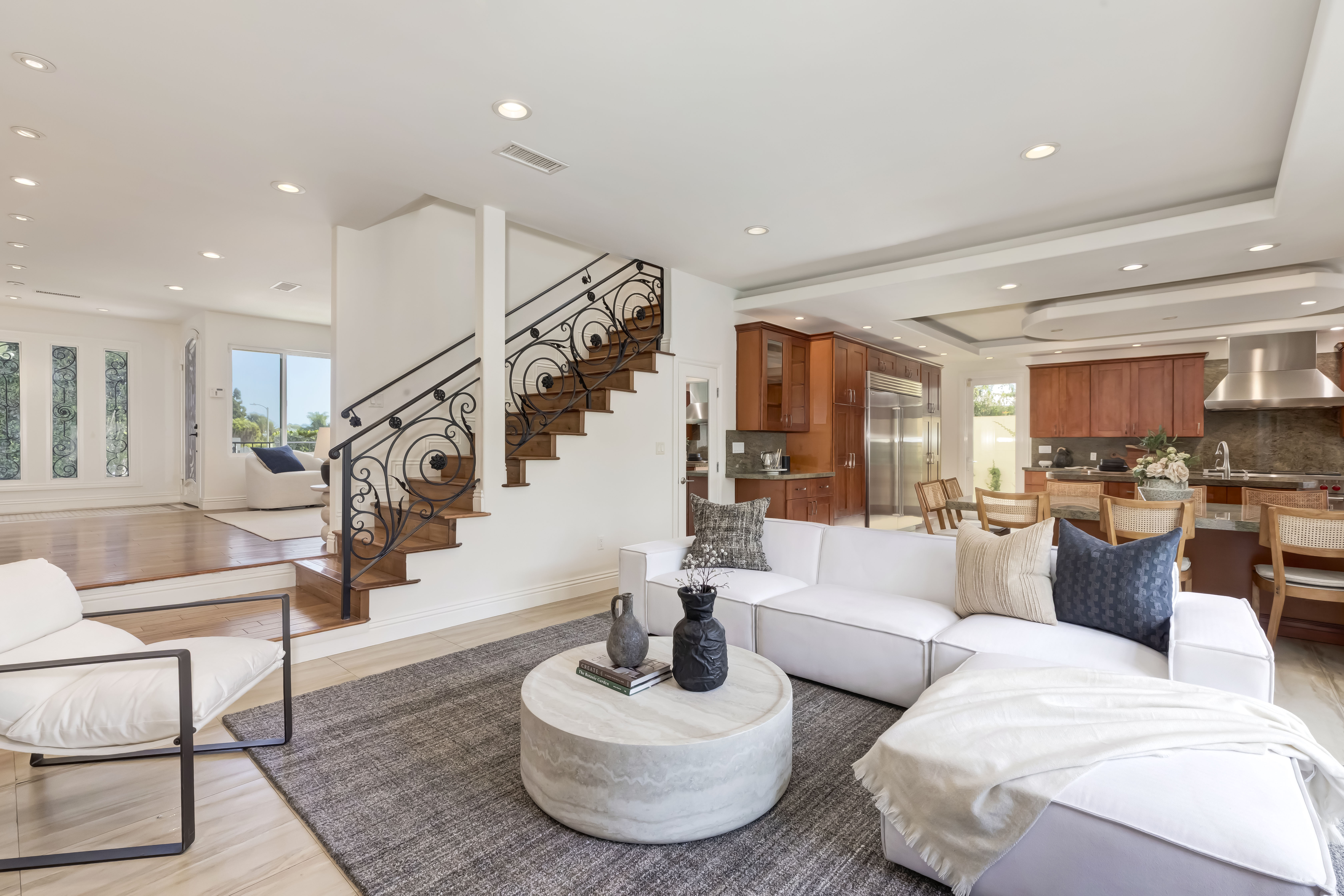 14707 W Sunset Blvd