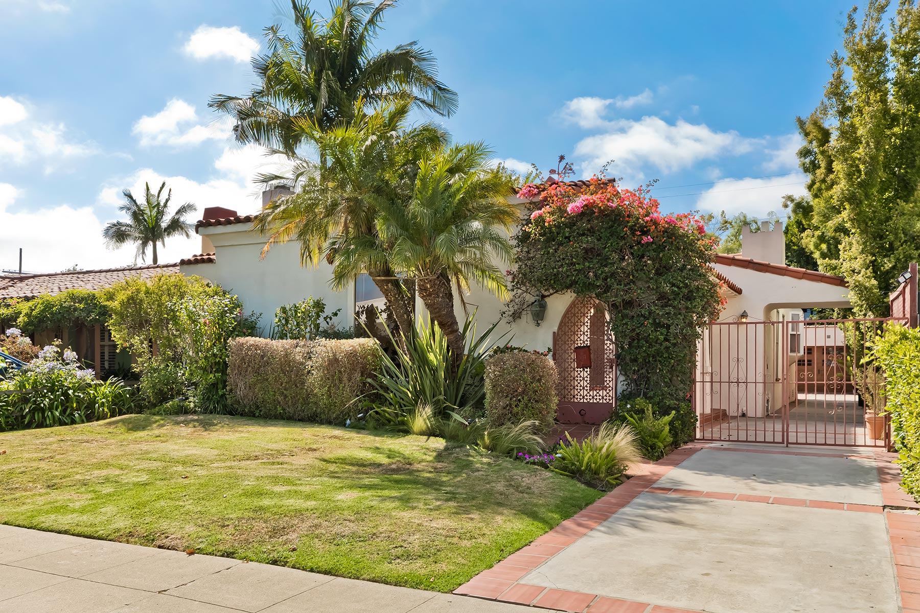 10525 Almayo Ave