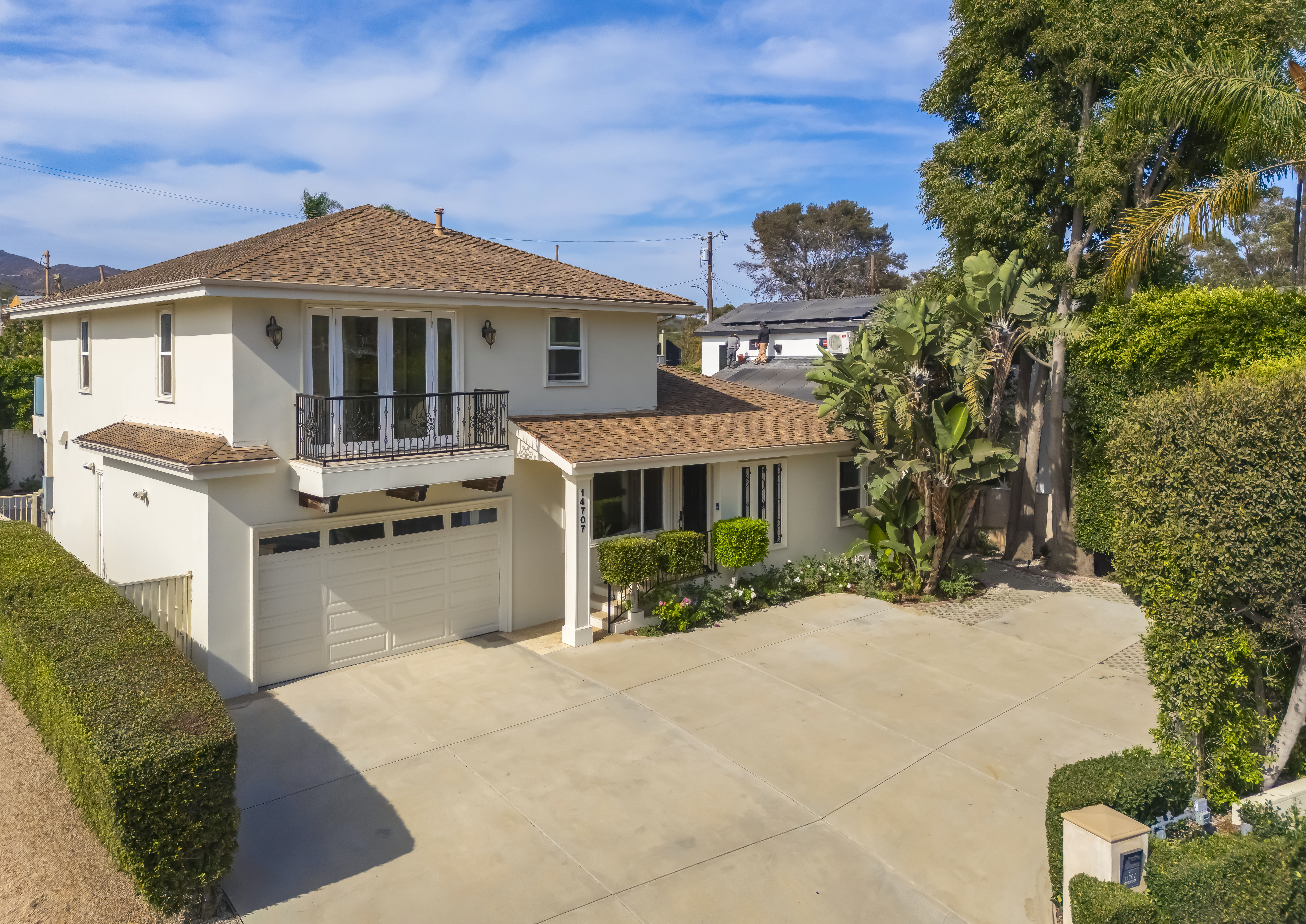 14707 W Sunset Blvd