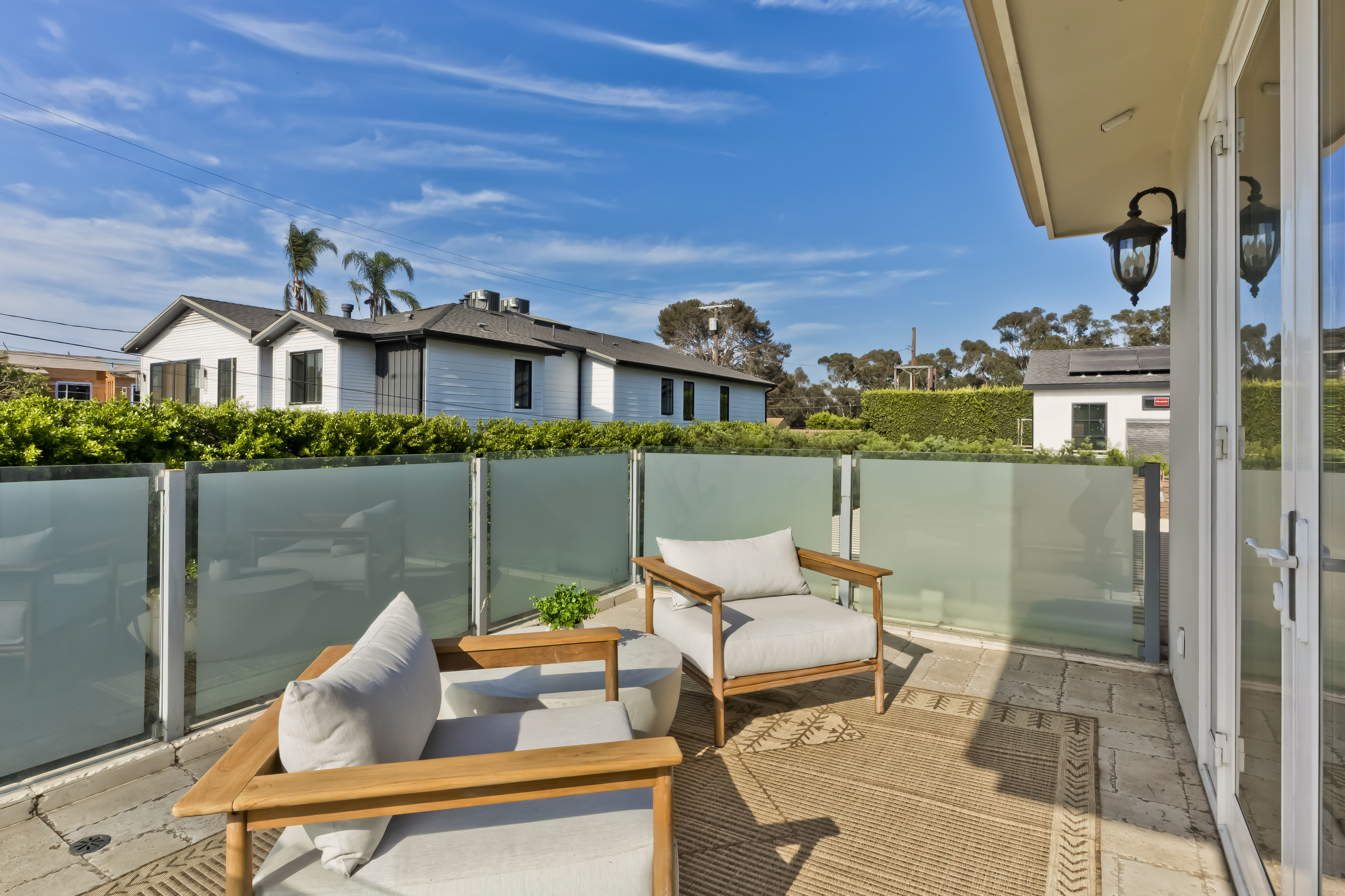 14707 W Sunset Blvd