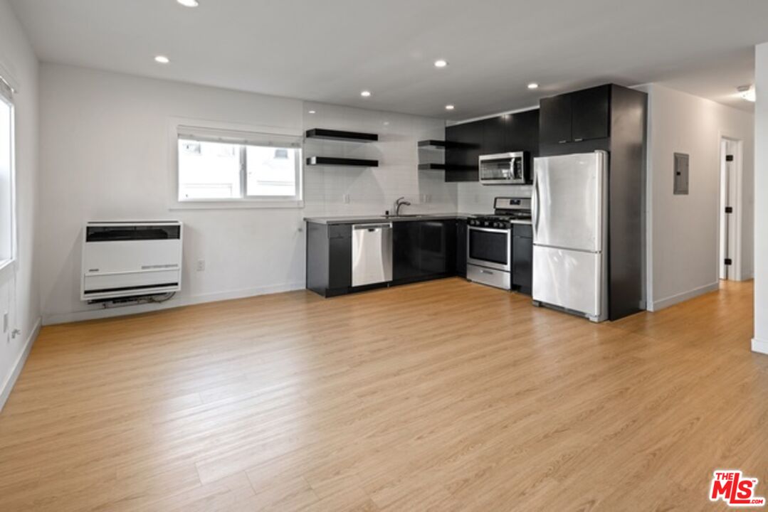 3148-3162 James M Wood Blvd