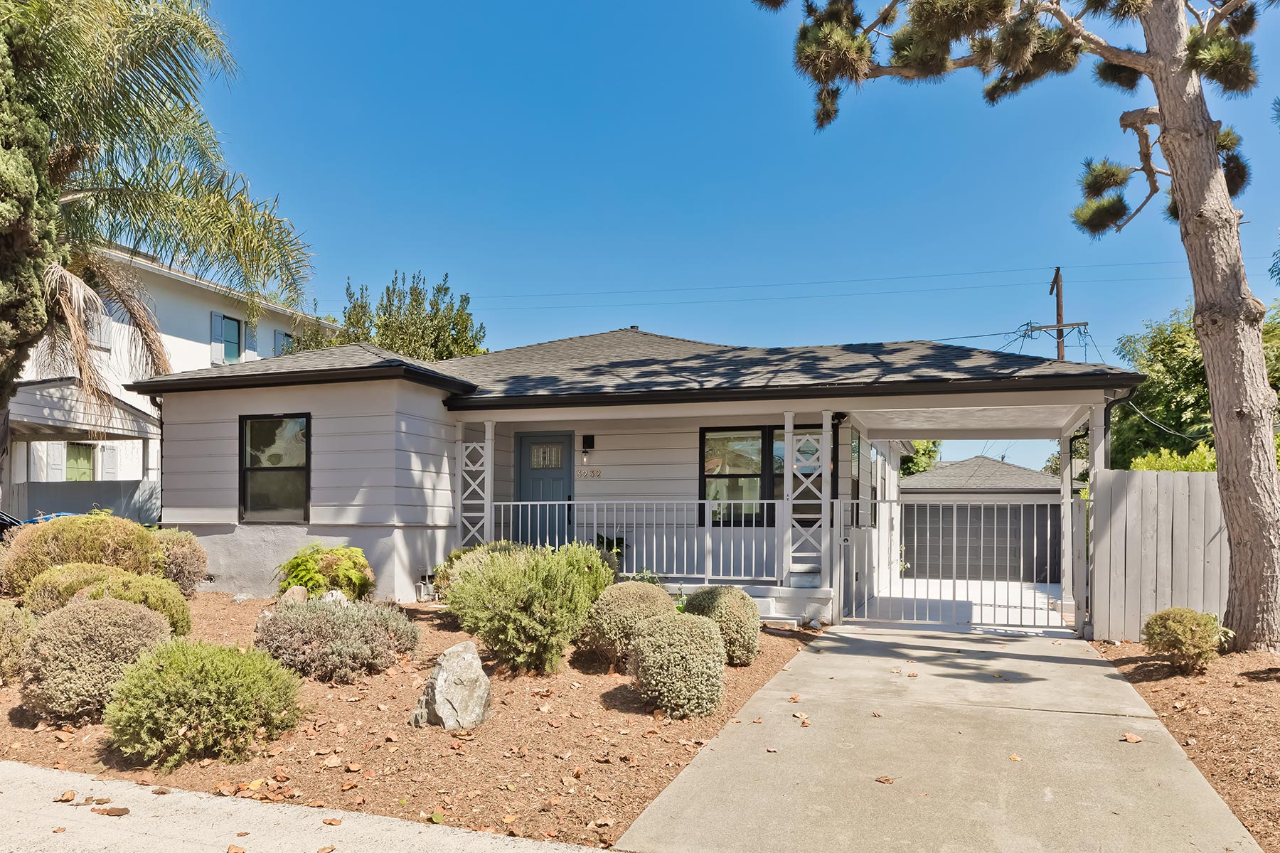 3232 S Beverly Dr