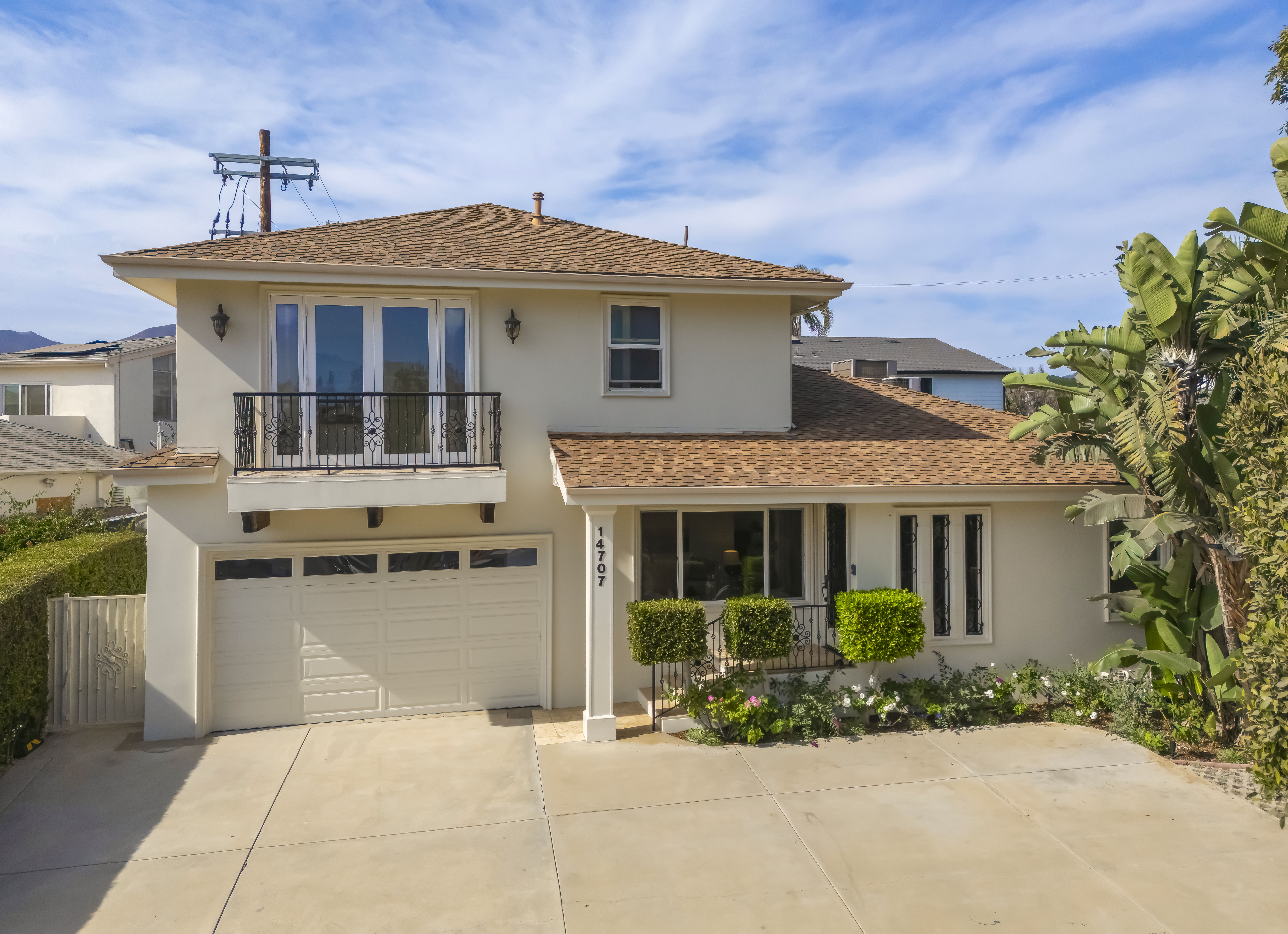 14707 W Sunset Blvd