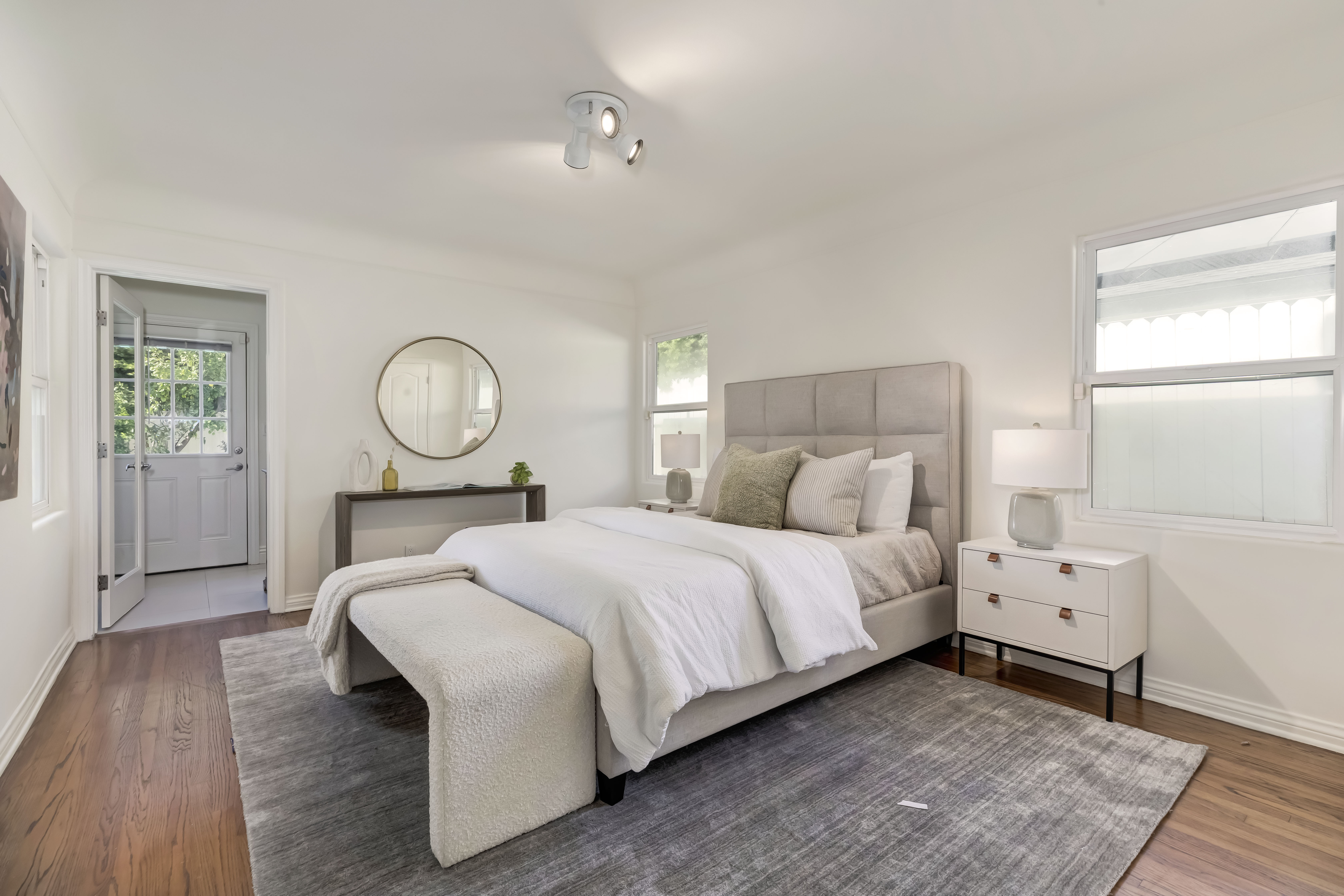 14707 W Sunset Blvd