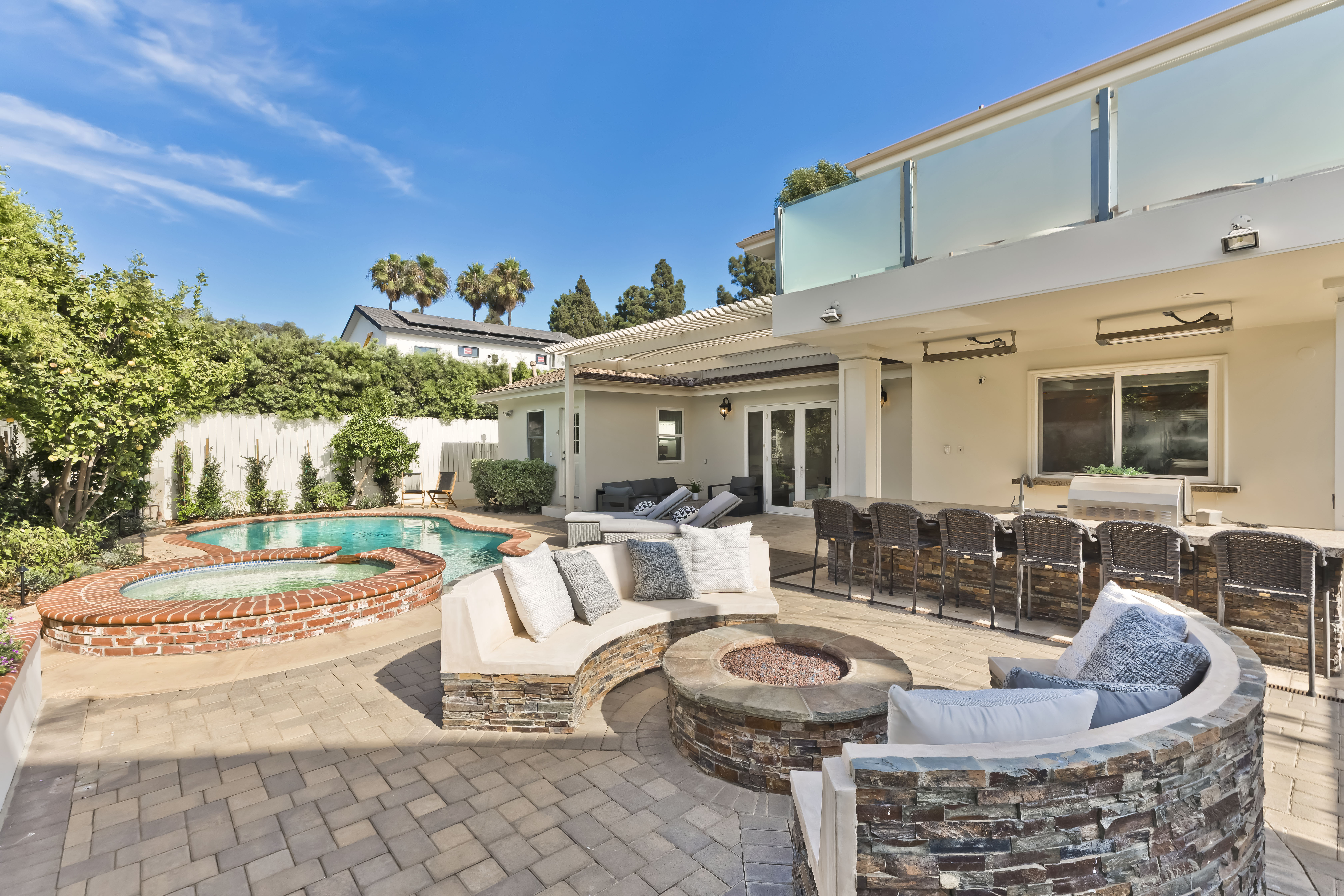 14707 W Sunset Blvd