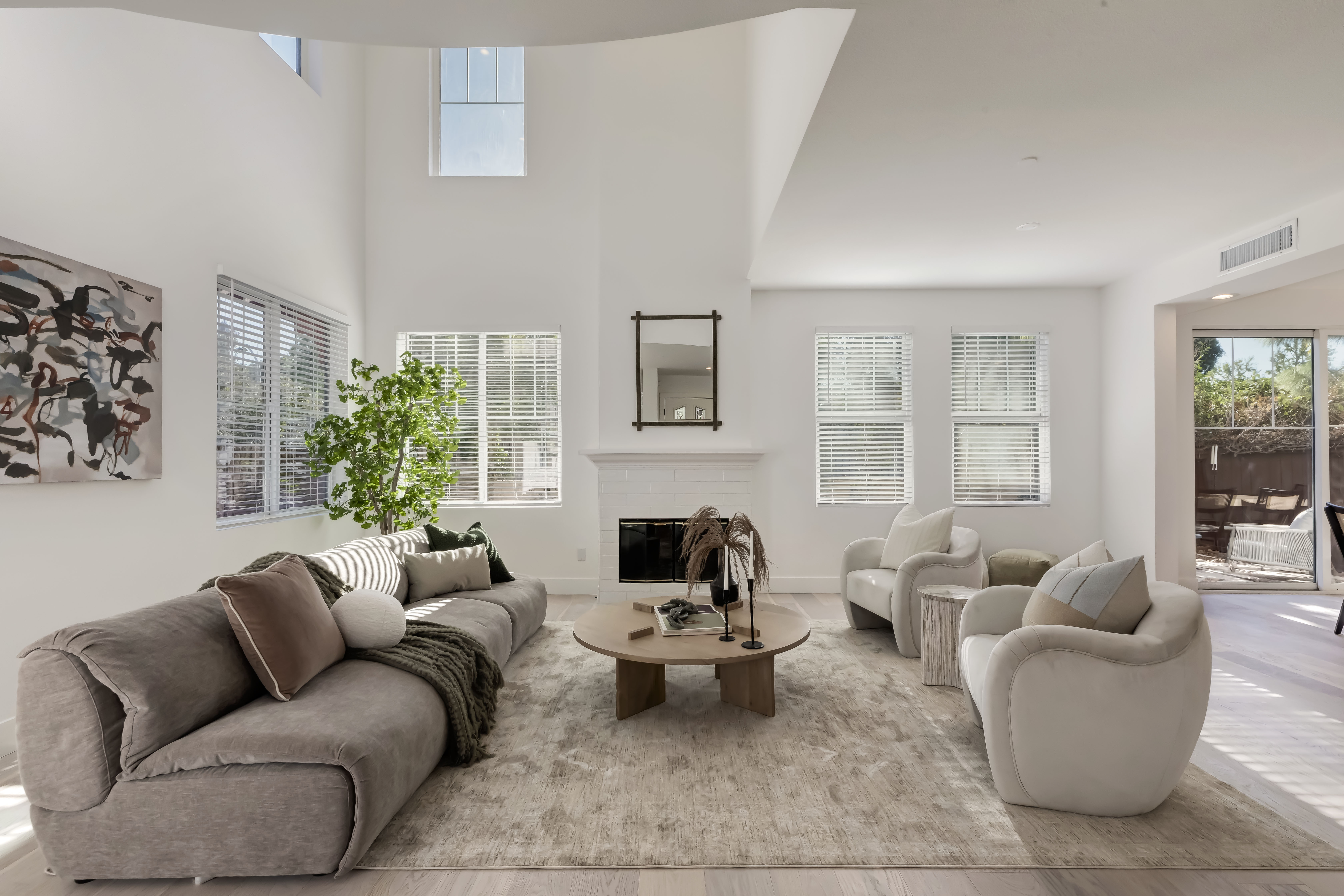5213 Agustin Ln