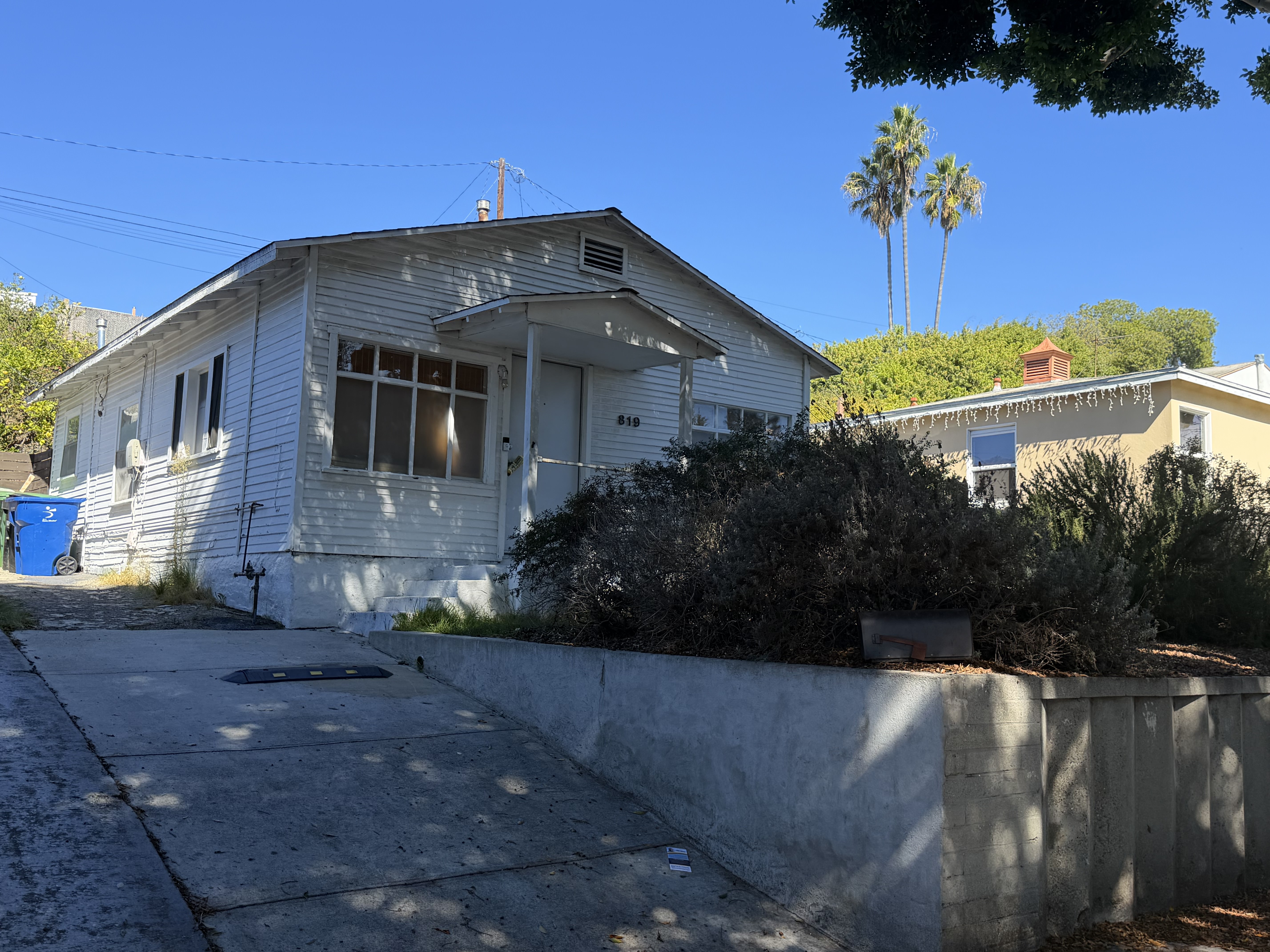 819 Pier Ave