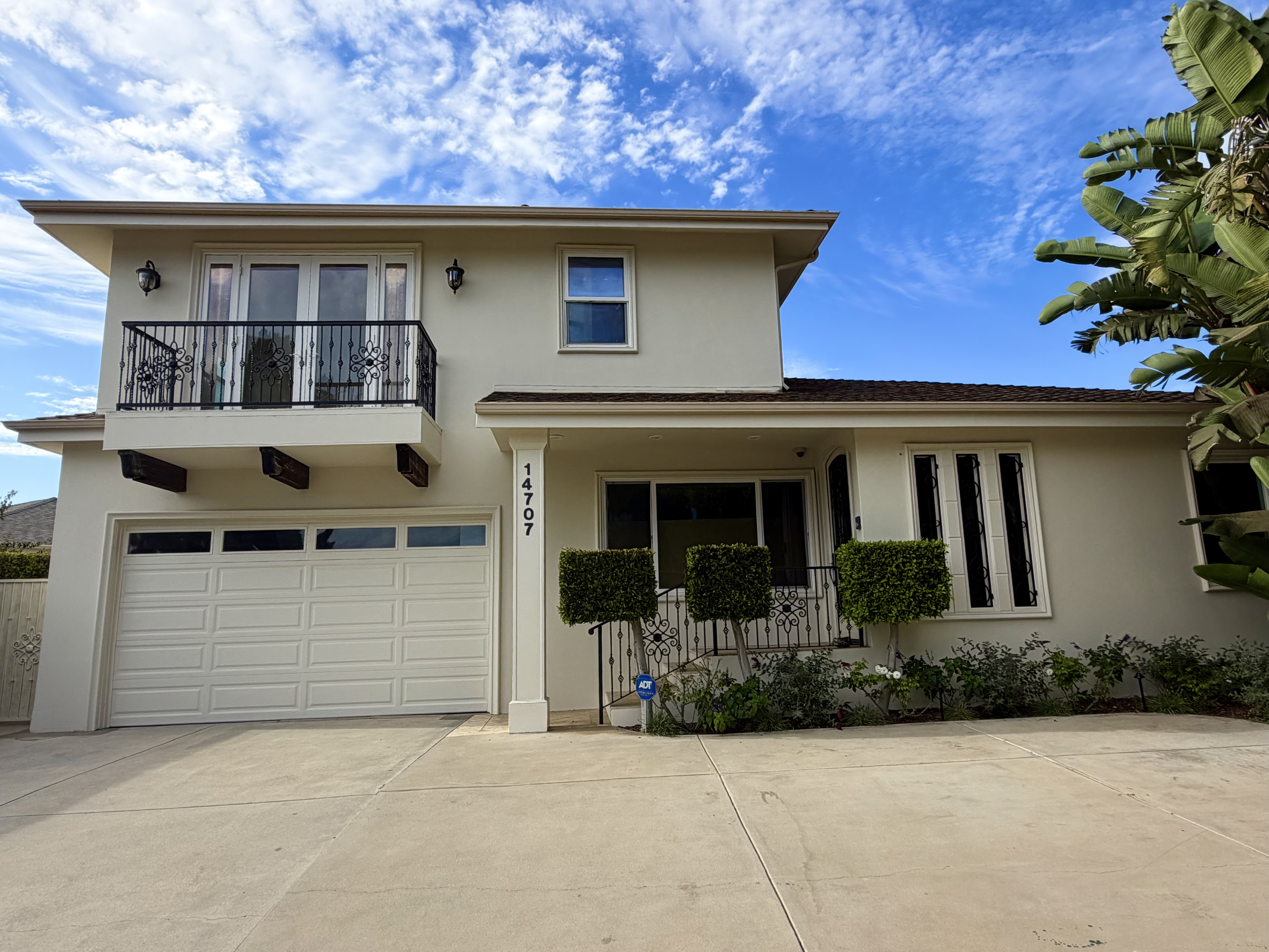 14707 W Sunset Blvd